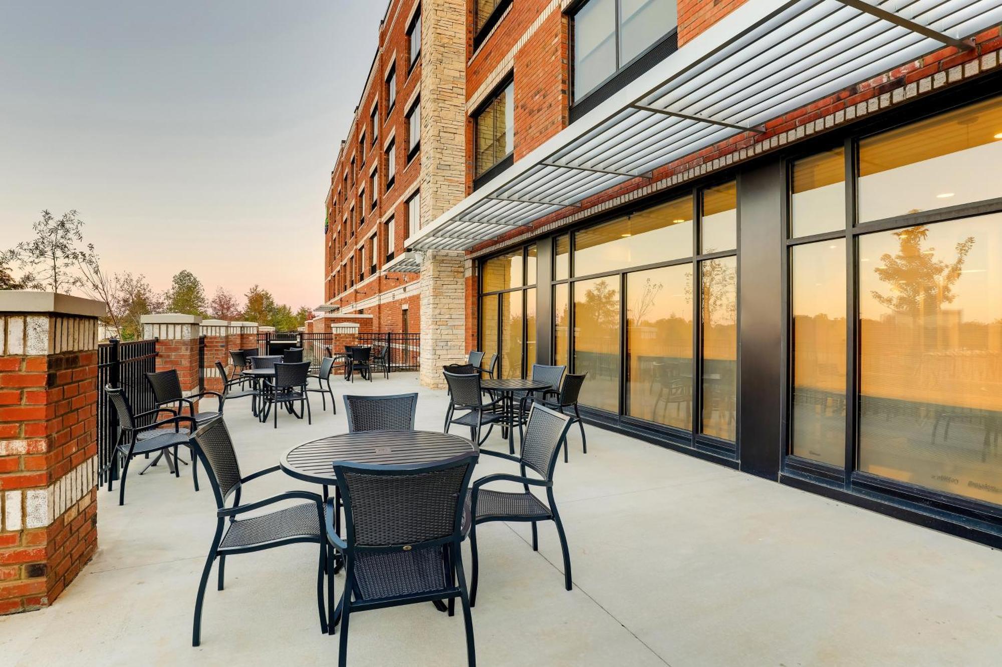Holiday Inn Express Holly Springs - Raleigh Area By Ihg Esterno foto