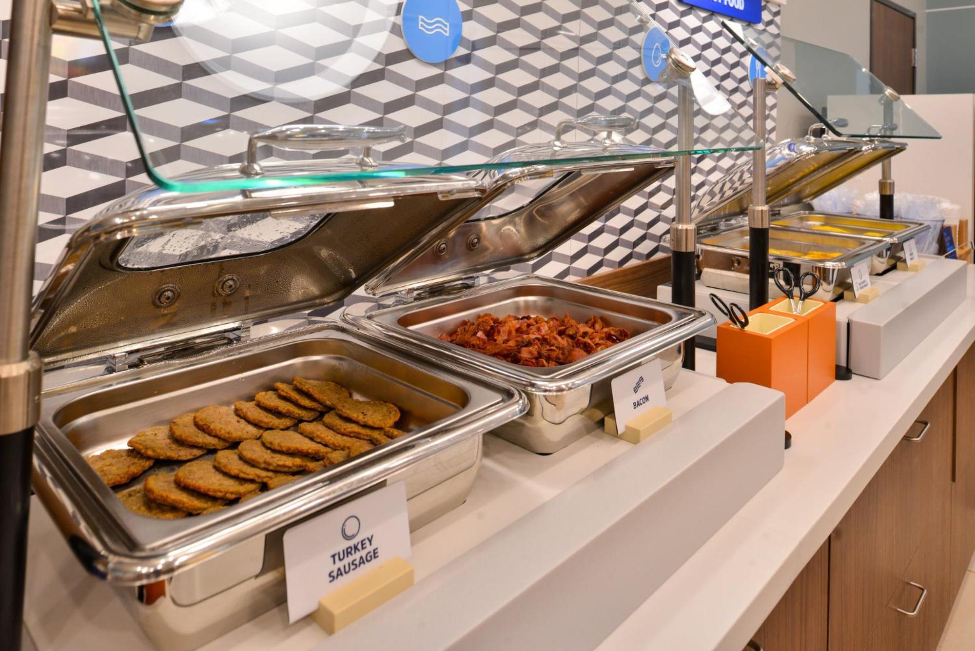 Holiday Inn Express Holly Springs - Raleigh Area By Ihg Esterno foto