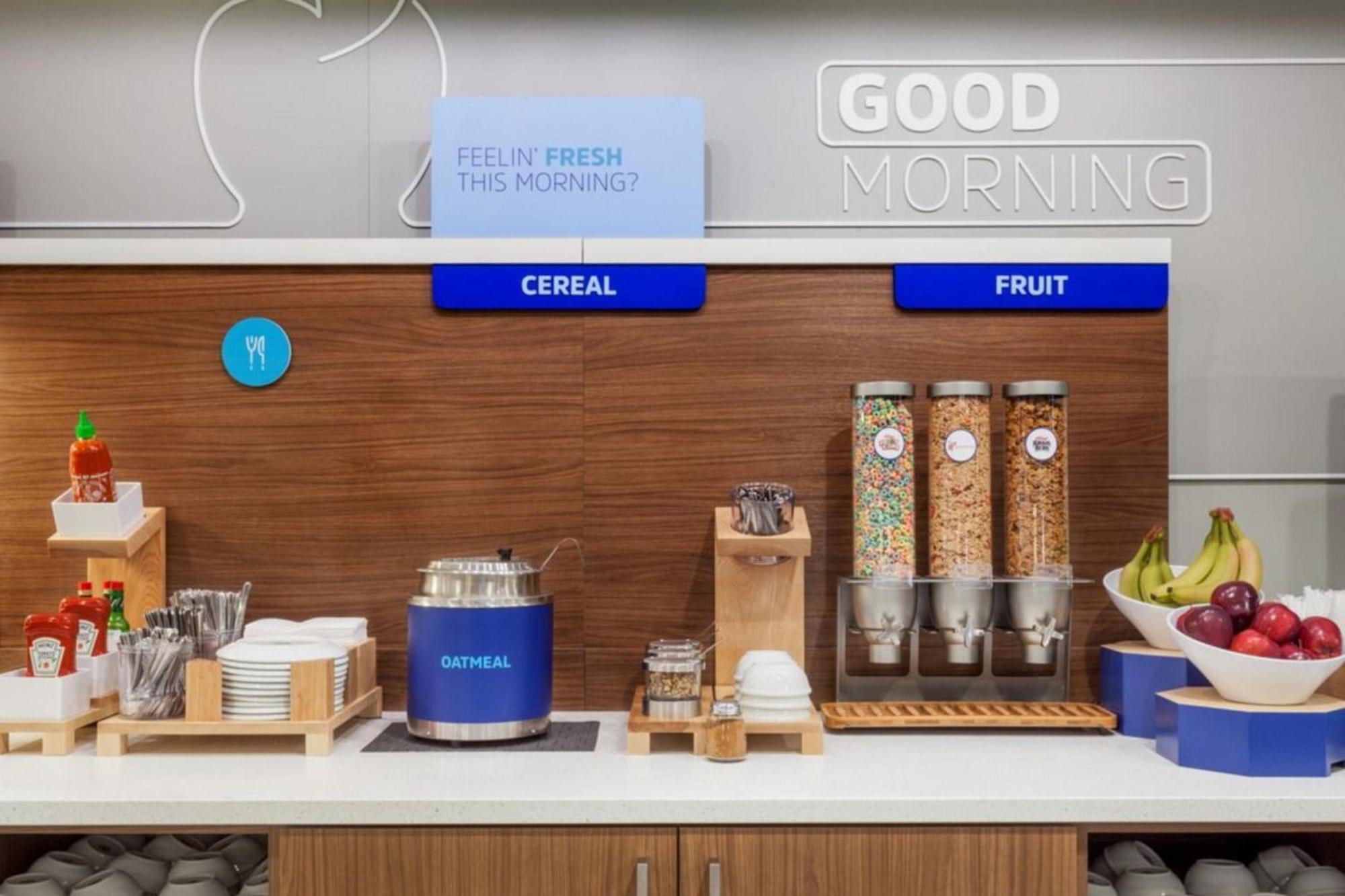 Holiday Inn Express Holly Springs - Raleigh Area By Ihg Esterno foto