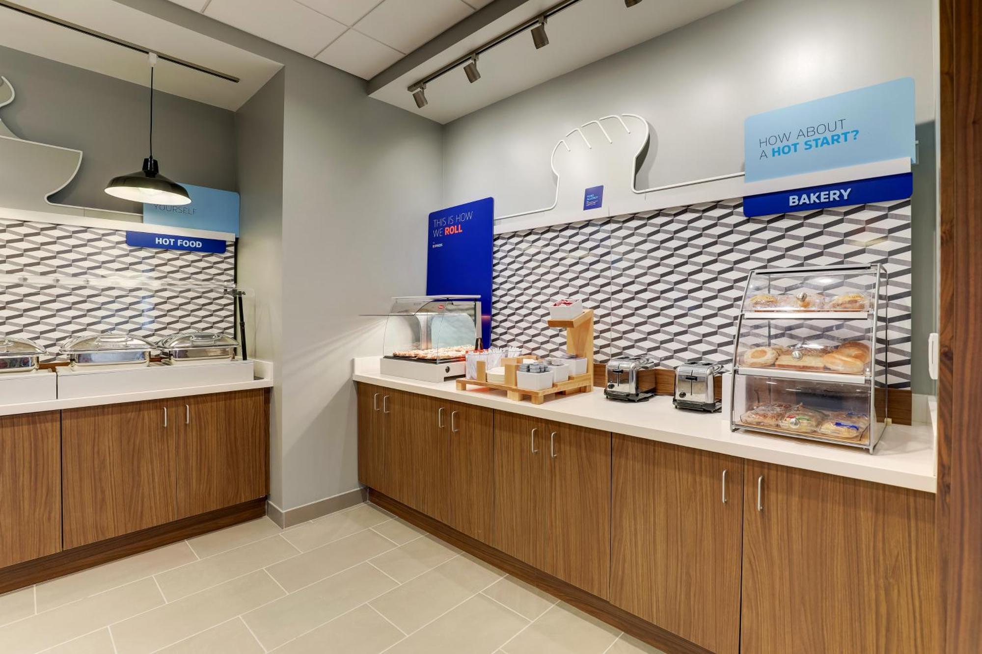 Holiday Inn Express Holly Springs - Raleigh Area By Ihg Esterno foto